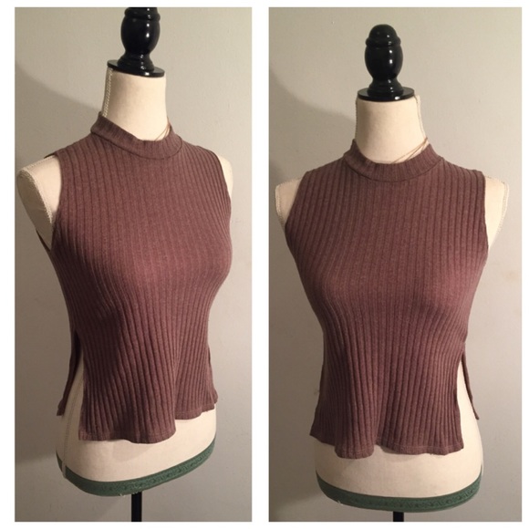 Tops - 🎉4/10$ Brown Sweater Crop Top Size Medium